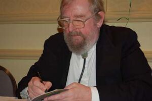Archivo:Michael Moorcock