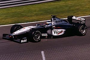 Archivo:Mika Hakkinen 1999 Canada