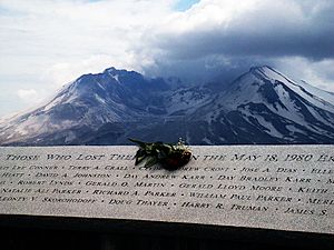 Archivo:Mount St. Helens eruption memorial, Johnston Ridge