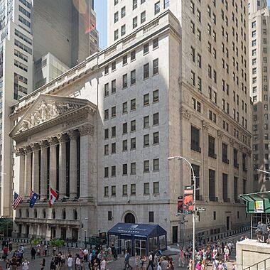 Archivo:New York Stock Exchange August 2017 01