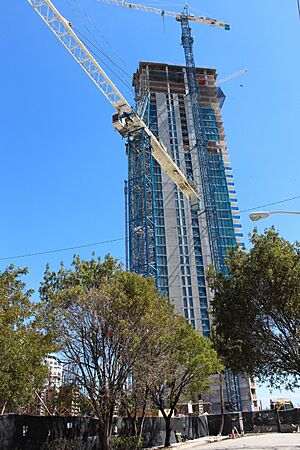 Archivo:Paraiso Bay construction