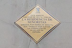 Archivo:Placa sede Residencia Señoritas-Madrid 20180930