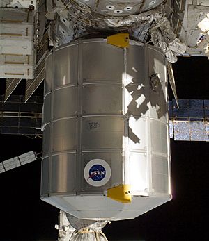 Archivo:STS-133 ISS-26 Permanent Multipurpose Module