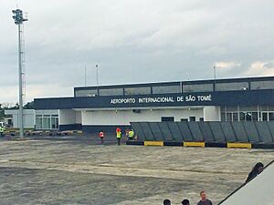 Archivo:Sao Tome Airport 1 (15627228594)