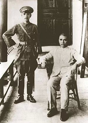 Archivo:Sun Yat-sen and Chiang Kai-shek