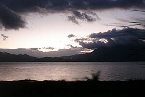Archivo:Yojoa Sunset