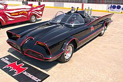 Archivo:1960s Batmobile (FMC)