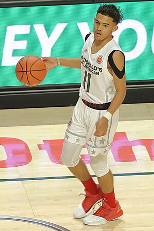 Archivo:20170329 MCDAAG Trae Young dribbling