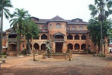 Archivo:Bamun sultan palace