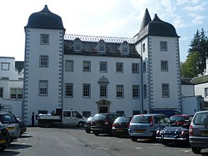 Archivo:Barony Castle Hotel, Eddleston near Peebles, Scotland