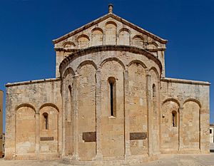 Archivo:Basilica Di San Gavino 01
