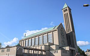 Archivo:Basilique Notre Dame de la Trinité de Blois
