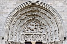 Archivo:Basilique Saint-Denis portail nord tympan archivolte