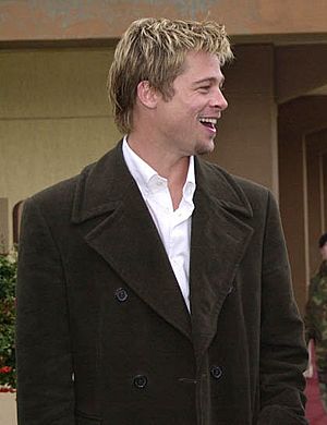 Archivo:Brad Pitt at Incirlik2