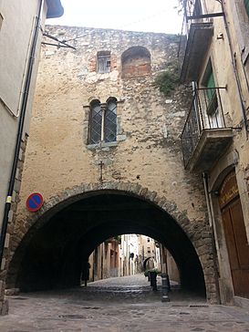 Cal Sabater, arcada de Can Verdaguer.jpg