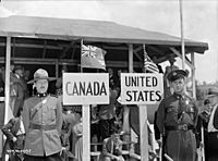 Archivo:Canada US pipeline border