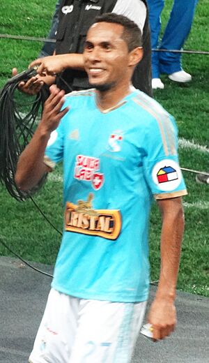 Archivo:Carlos Lobaton 2014