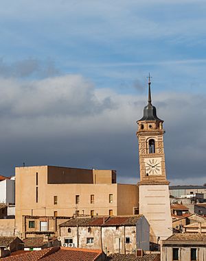 Archivo:Castillo, Ateca, Zaragoza, España, 2013-01-07, DD 02