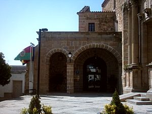 Archivo:Convento de santo domingo plasencia