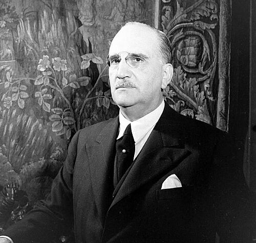 Enrique Ruiz Guiñazú.jpg