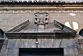 Frontó partit de la portada lateral de l'església de la sang, Xèrica