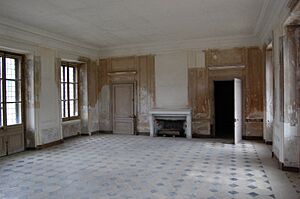 Archivo:Grand salon de la maison de la Reine - juin 2011 - DSC 0162