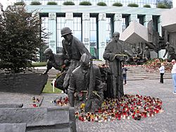 Archivo:Heroes de Varsovia (Segunda Guerra Mundial)