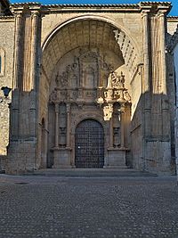 Archivo:Iglesia de Santa María (Alarcón, Cuenca). Portada meridional