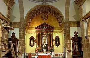 Archivo:Interior de la Iglesia del Carmen de Mérida