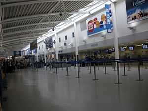 Archivo:Inverness Airport Concourse