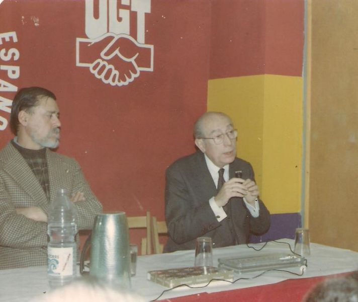 J. A. Garcia-Blanco Peinador con E. Tierno Galvan - 1978 001