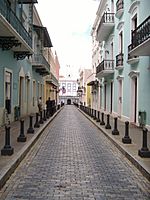 Archivo:La Fortaleza Street