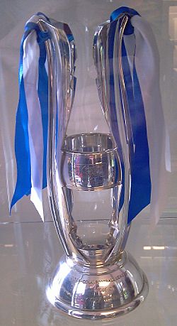 Archivo:League Two Playoff Trophy 2008