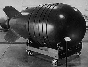 Archivo:Mk 6 nuclear bomb