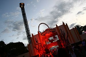 Archivo:Movie World entrance during Fright Nights