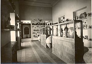 Archivo:Museo del Traje - MTFD011209 - Exposición permanente del Museo del Pueblo Español