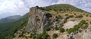 Archivo:Otíñar - Cueva de los Soles