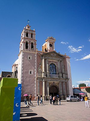 Archivo:Parroquia Santa María de la Asunción (Tequisquiapan)
