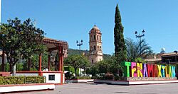 Plaza principal e iglesia de Tenamaxtlan.jpg