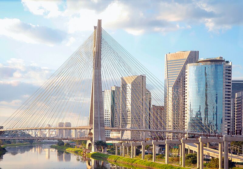 Ponte Estaiada e CENU