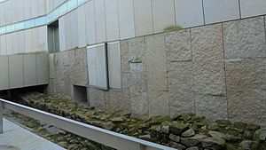 Archivo:Pontevedra Capital Restos muralla de Pontevedra Sexto Edificio Museo de Pontevedra