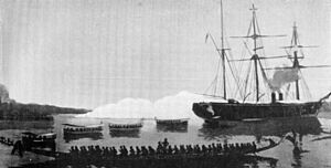 Archivo:SMS OLGA bei der Beschießung von Hickorytown (Duala), Kamerun, Dezember 1884