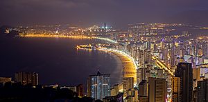 Archivo:Vista de Benidorm, España, 2014-07-02, DD 51-53 HDR