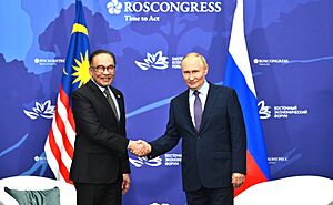Archivo:Vladimir Putin and Anwar Ibrahim on 4 September 2024
