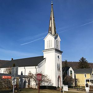 Archivo:Zion Lutheran Church, Long Valley, NJ - looking northwest