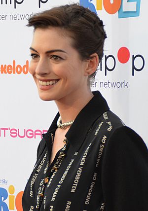 Archivo:Anne Hathaway 2014 (cropped)