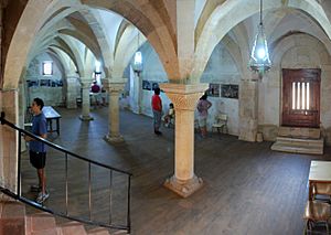 Archivo:Arenillas de San Pelayo Church of San Pelayo 005 Chapter house