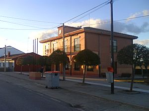 Archivo:Ayuntamiento de calzadilla de tera