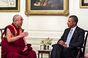 Archivo:Barack Obama and the Dalai Lama in 2014