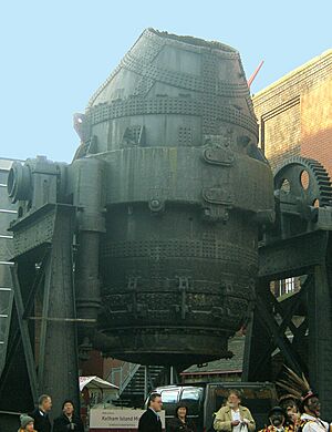 Archivo:Bessemer converter2